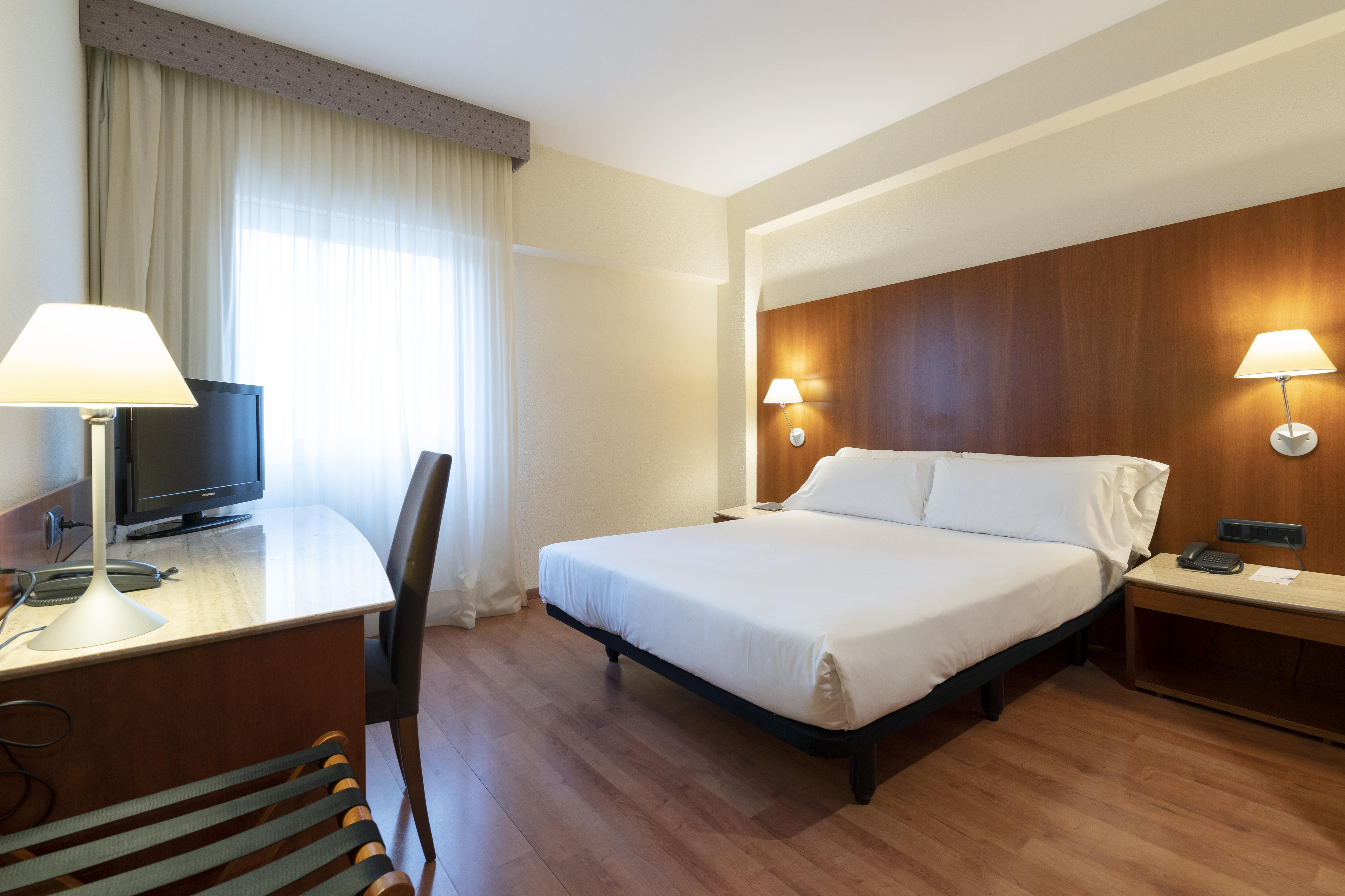 Berenguer IV Hotel Tortosa Exterior photo